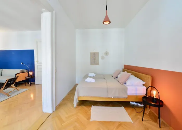 Beautiful Flat Next To Karlskirche Apartamento Viena