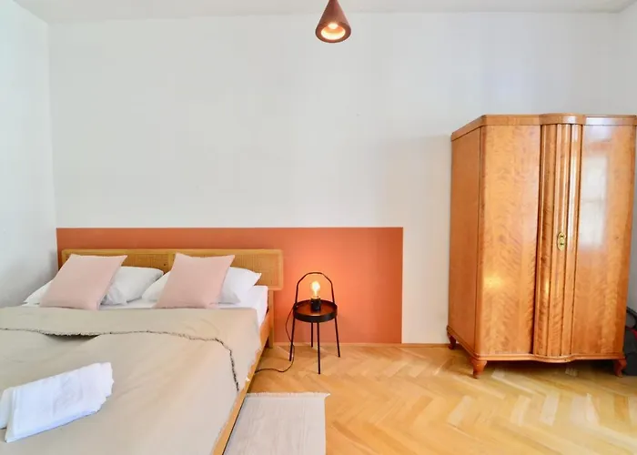 Apartamento Beautiful Flat Next To Karlskirche Viena