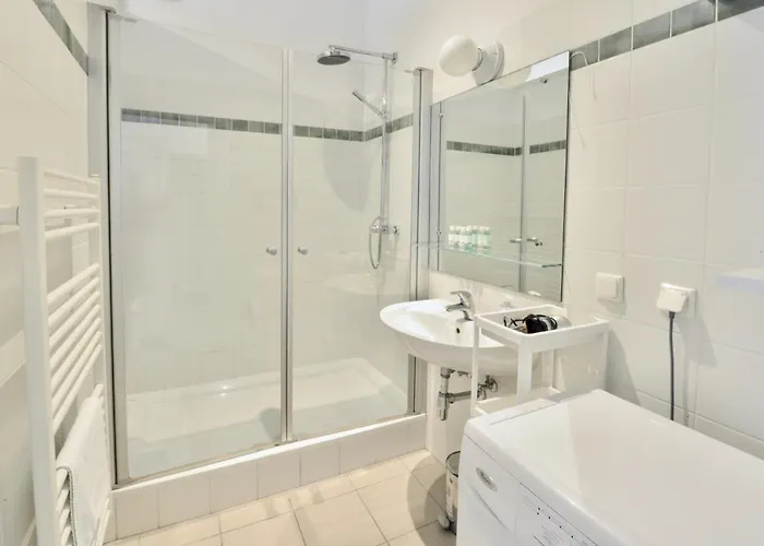 Beautiful Flat Next To Karlskirche Apartamento Viena