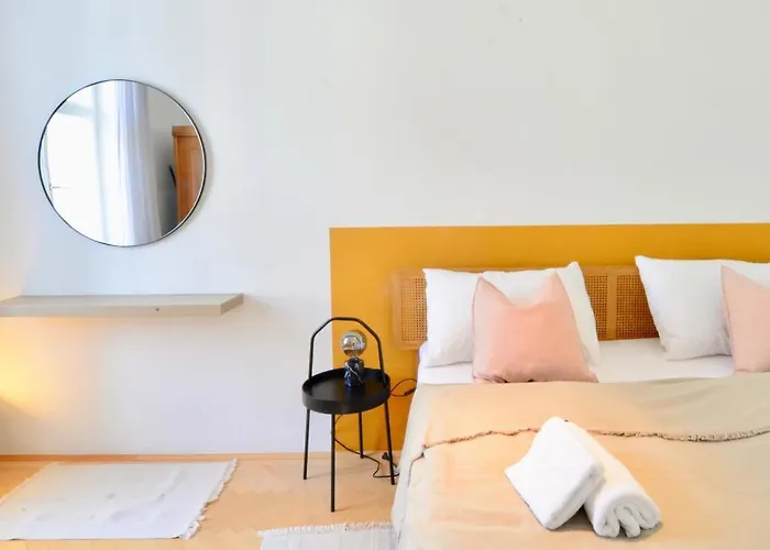 Beautiful Flat Next To Karlskirche * Viena