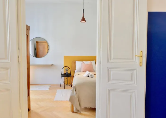 Beautiful Flat Next To Karlskirche * Viena